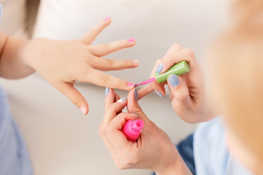Mother child date idea at the beauty salon